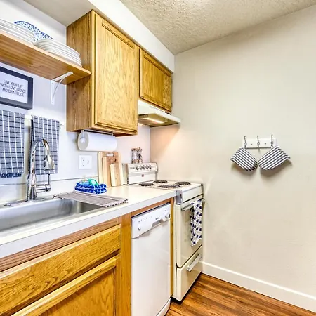 Ocean View Vacay Apartment Rockaway Beach Exterior photo